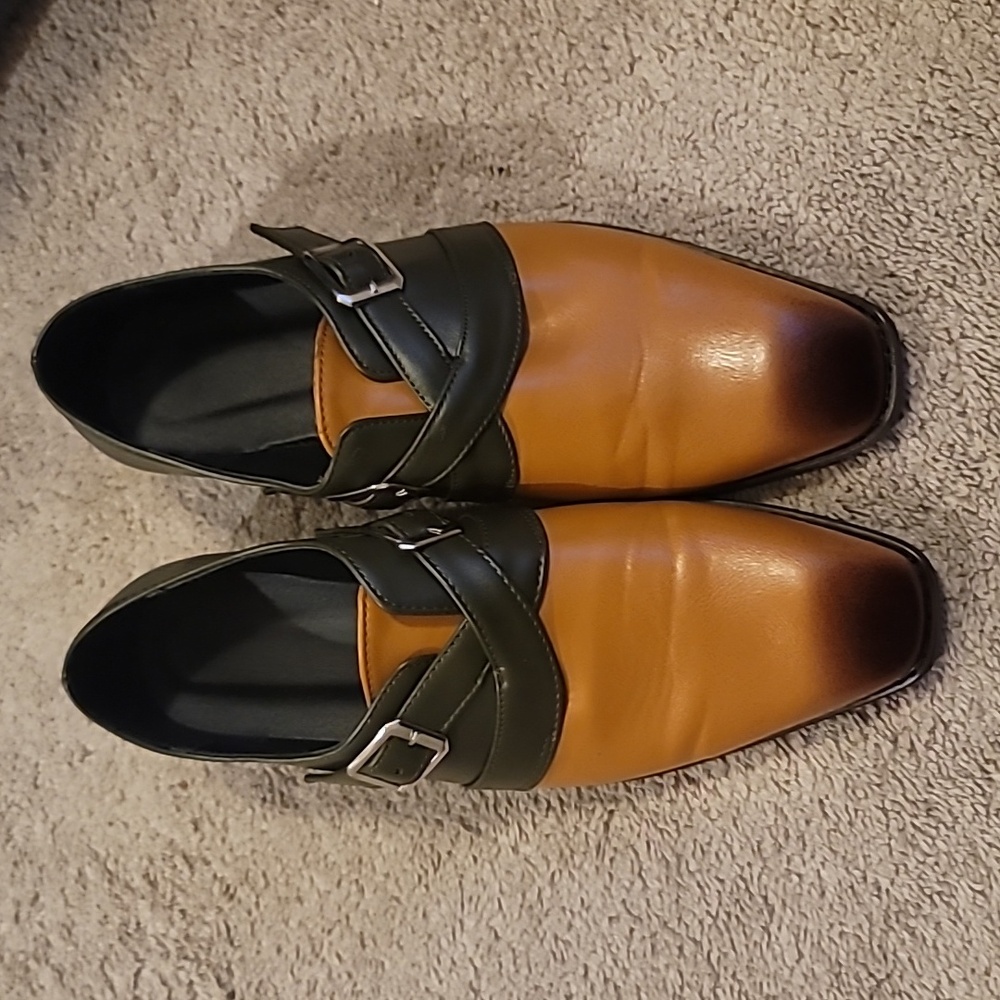 NIB Men's 2 tone buckle dress shoes 👞
